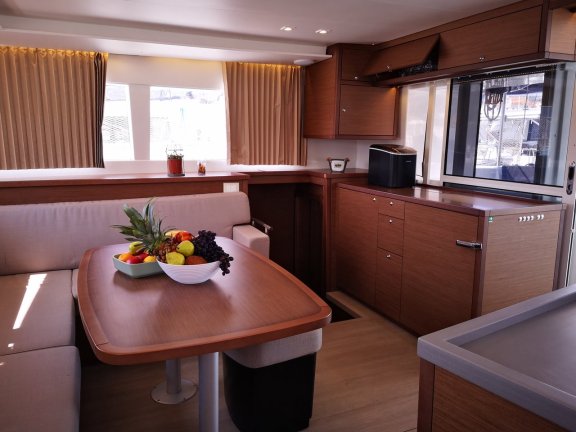 Image of Calm Point yacht #12