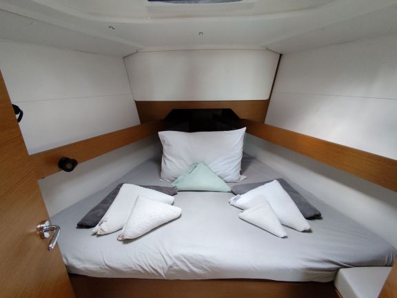 Image of LARK yacht #10