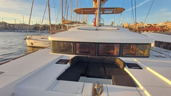 Image of GREBE yacht #6