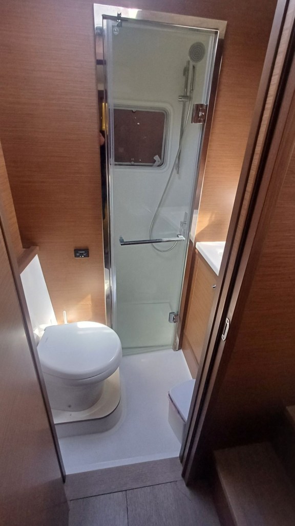 Image of GREBE yacht #12