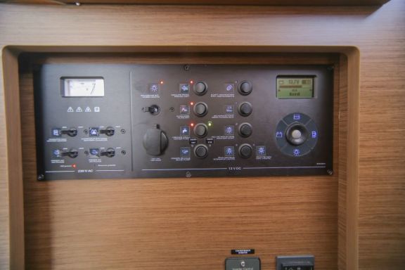 Image of DISCOVERY yacht #27