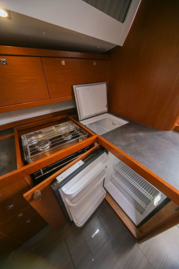 Image of ALDABRA yacht #6