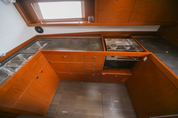 Image of ALDABRA yacht #10