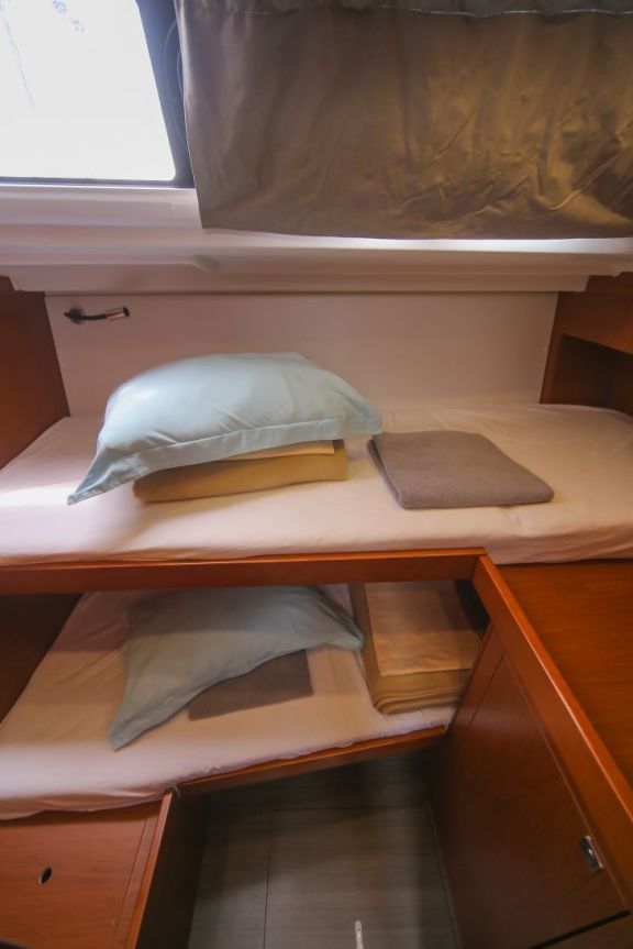 Image of ALDABRA yacht #13