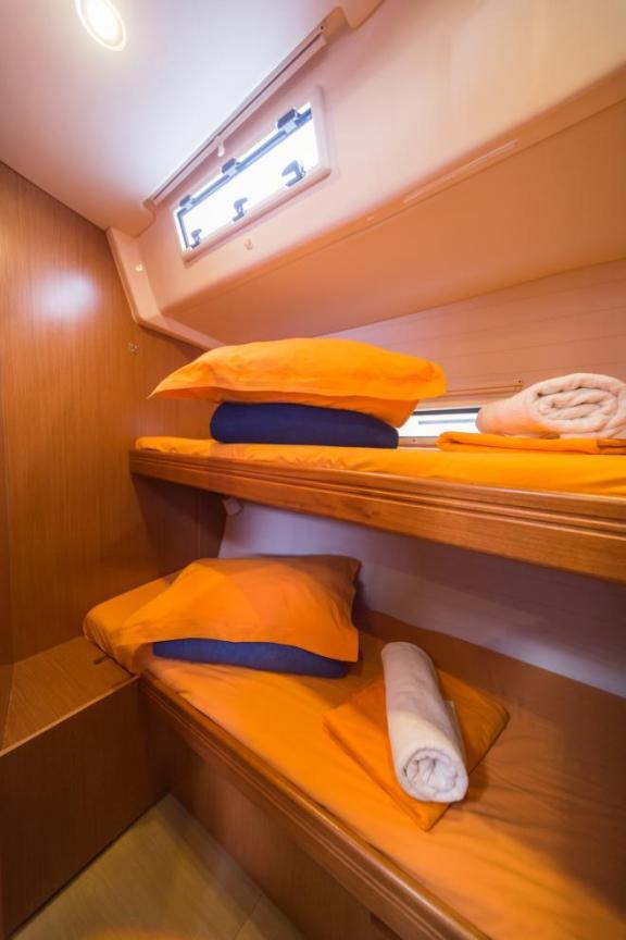 Image of LA VESTALE yacht #17