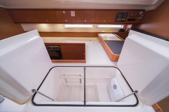 Image of LA VESTALE yacht #24