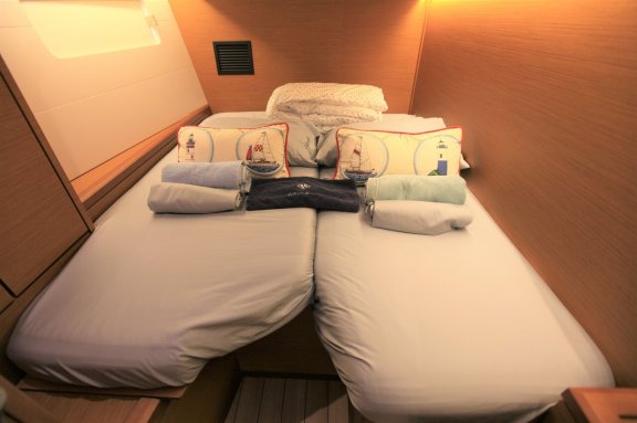 Image of Silvergirl yacht #13