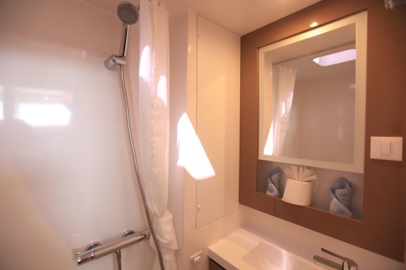 Image of Three Sheets yacht #26