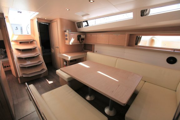 Image of J Dog yacht #10