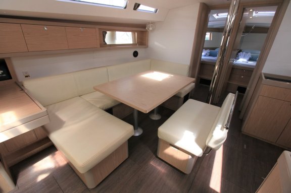 Image of J Dog yacht #9