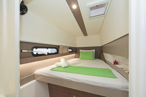 Image of Golden Waters yacht #5