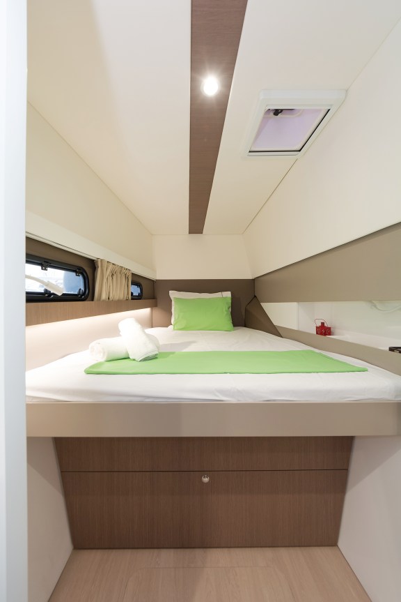 Image of Golden Waters yacht #6