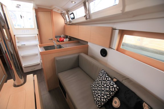 Image of Cozmo yacht #12