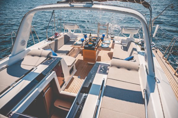 Image of Axis Mundi yacht #5