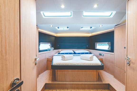Image of Axis Mundi yacht #15