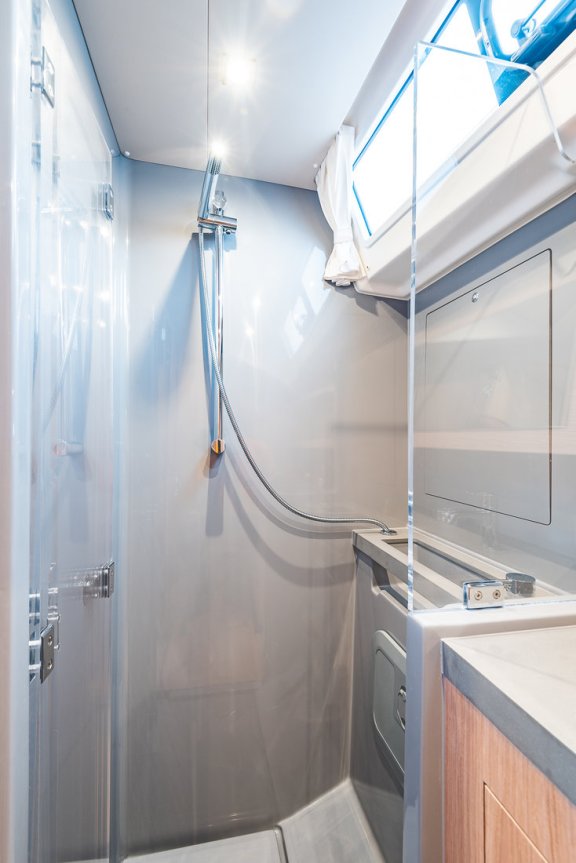 Image of Axis Mundi yacht #16