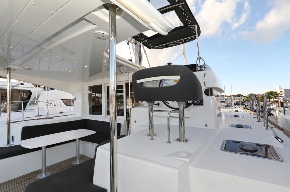 Image of Mars yacht #8