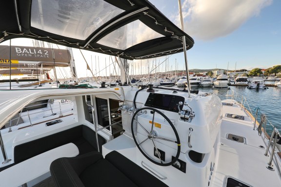 Image of Mars yacht #9