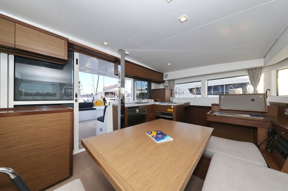 Image of Mars yacht #14