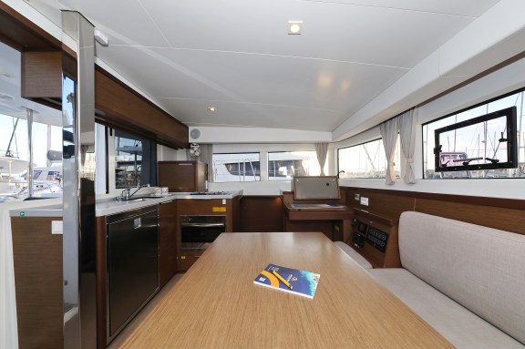 Image of Mars yacht #15