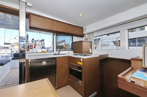 Image of Mars yacht #20