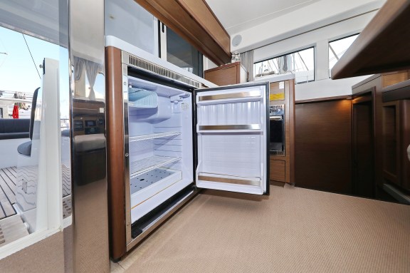 Image of Mars yacht #42