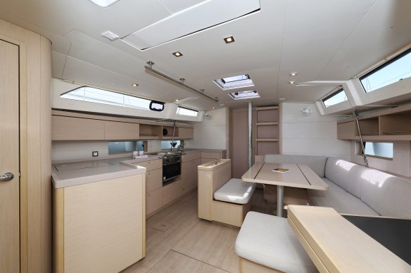 Image of Air 2 yacht #15