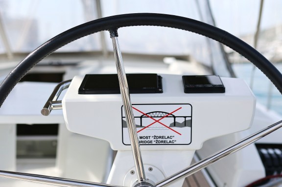 Image of Air 2 yacht #50