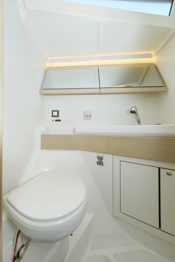 Image of Lambda yacht #33