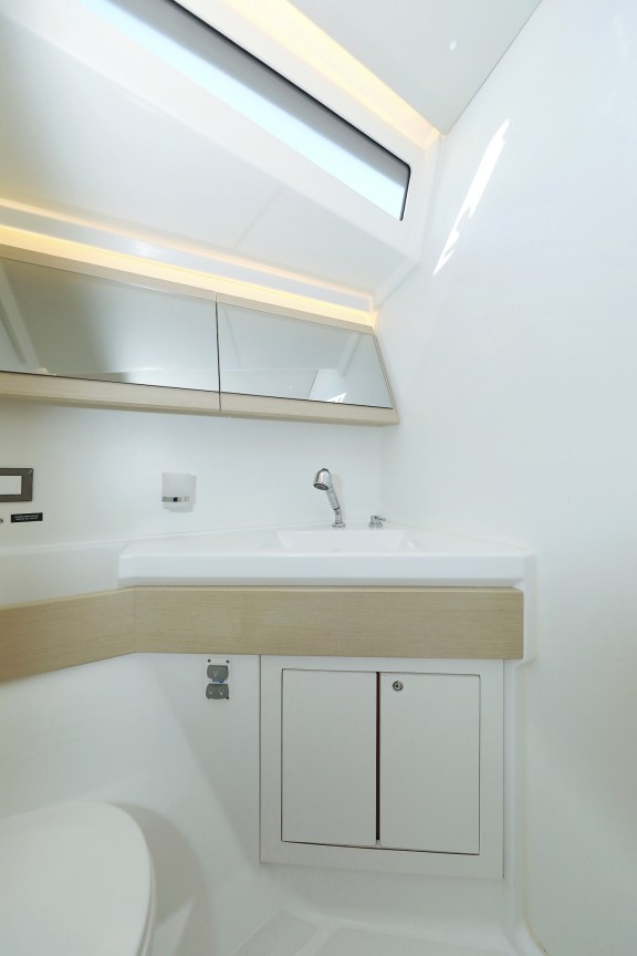 Image of Lambda yacht #34