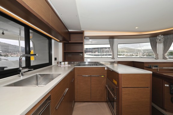 Image of Barbarella III yacht #21