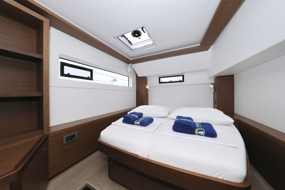 Image of Barbarella III yacht #24