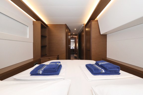 Image of Barbarella III yacht #32