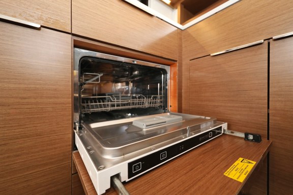 Image of Barbarella III yacht #44