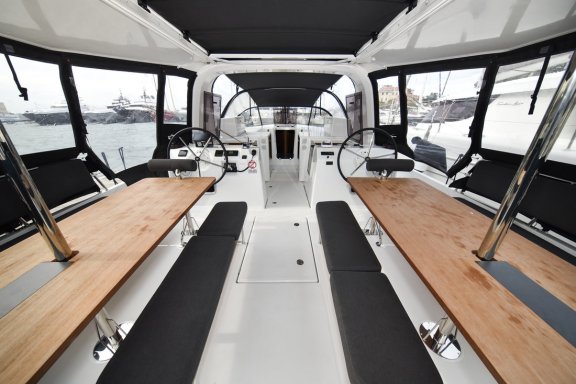 Image of New Horizons yacht #8