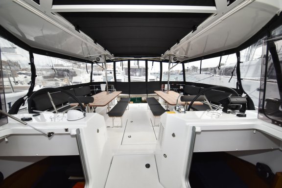 Image of New Horizons yacht #13