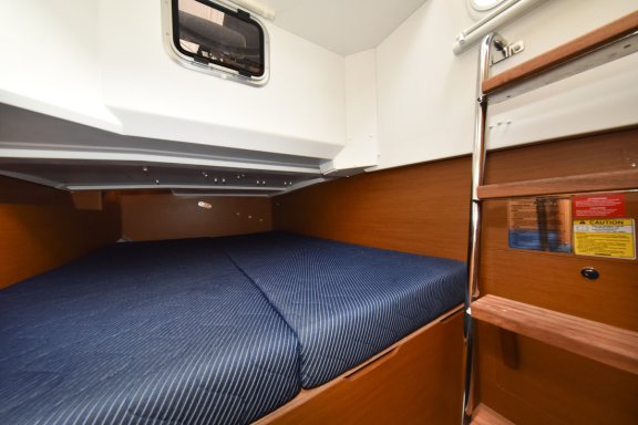 Image of New Horizons yacht #16