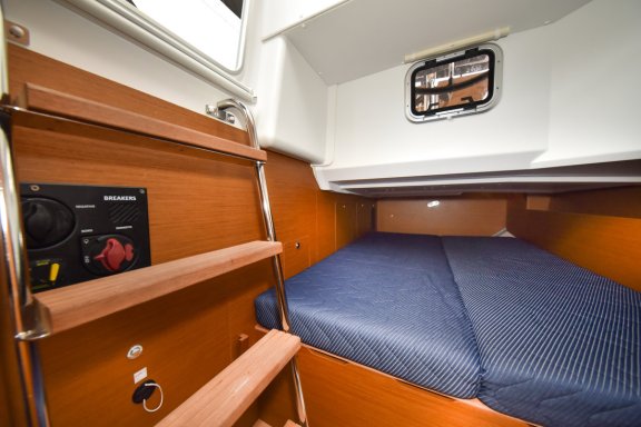 Image of New Horizons yacht #17