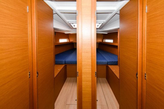 Image of New Horizons yacht #25