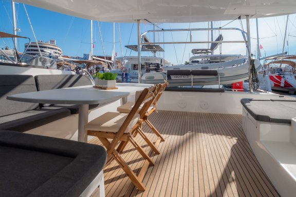 Image of Fly With Me yacht #6