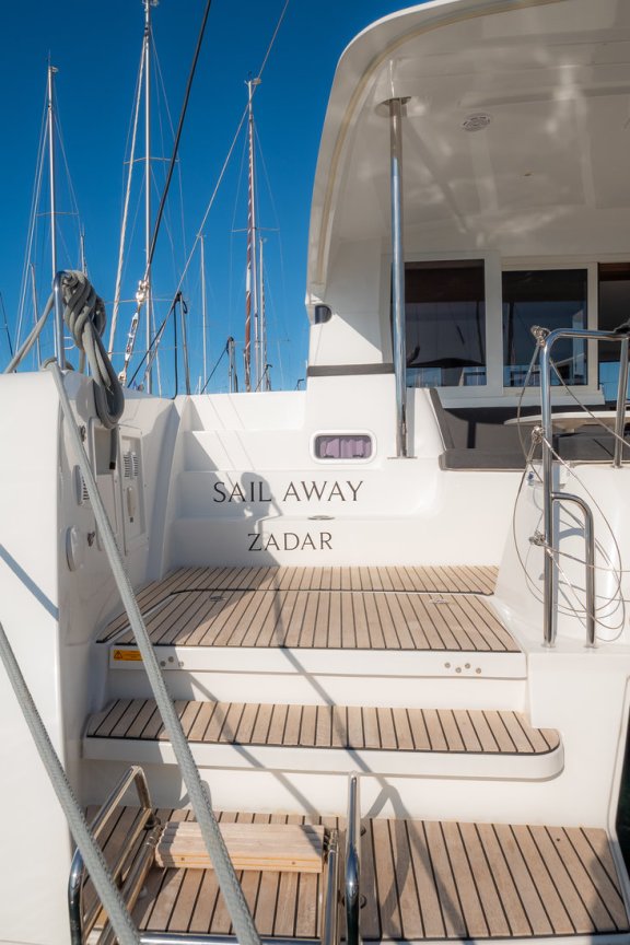 Image of Sail Away yacht #6