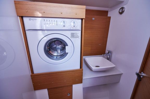 Image of Kabuki yacht #35