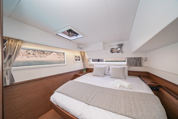 Image of Catalina yacht #6