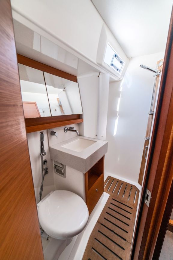 Image of LILAS yacht #12