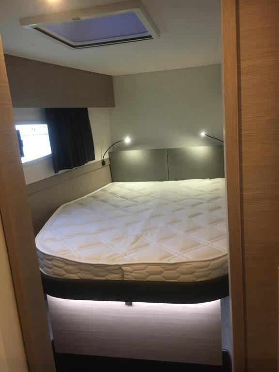 Image of Princess Valeria yacht #12