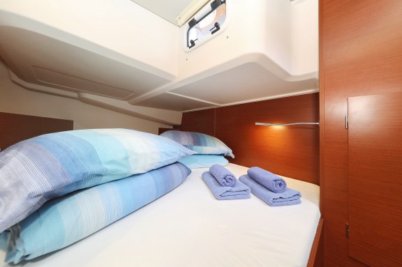 Image of Cosmopolitan yacht #17