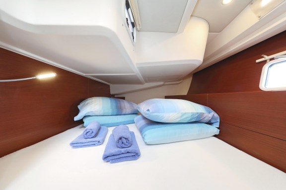 Image of Cosmopolitan yacht #18