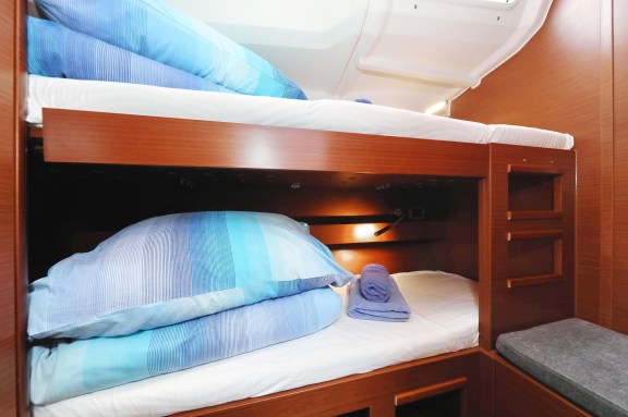 Image of Cosmopolitan yacht #20