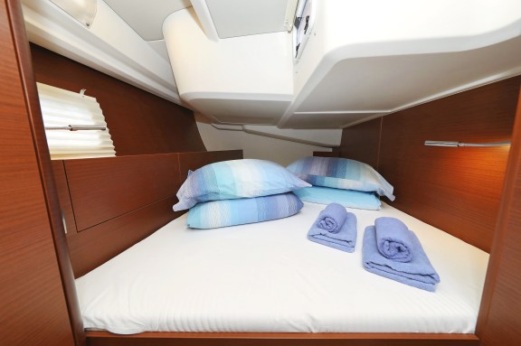 Image of Cosmopolitan yacht #16