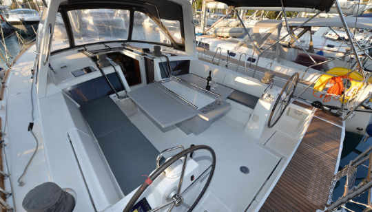 Image of Pherousa yacht #5